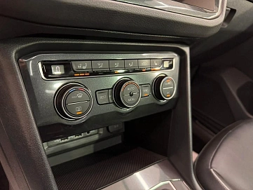 Volkswagen Tiguan, 2018г, полный привод, робот