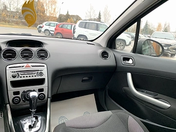 Peugeot 308, 2011г, передний привод, автомат