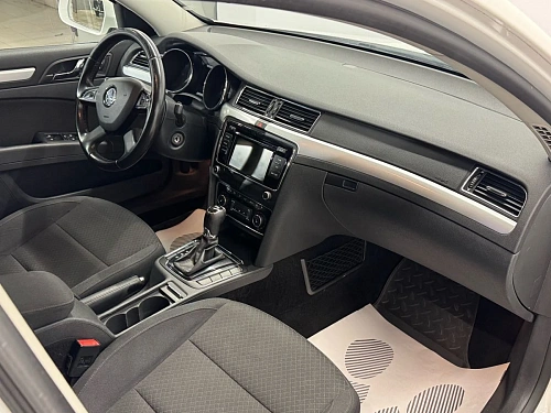 Skoda Superb, 2013г, передний привод, робот