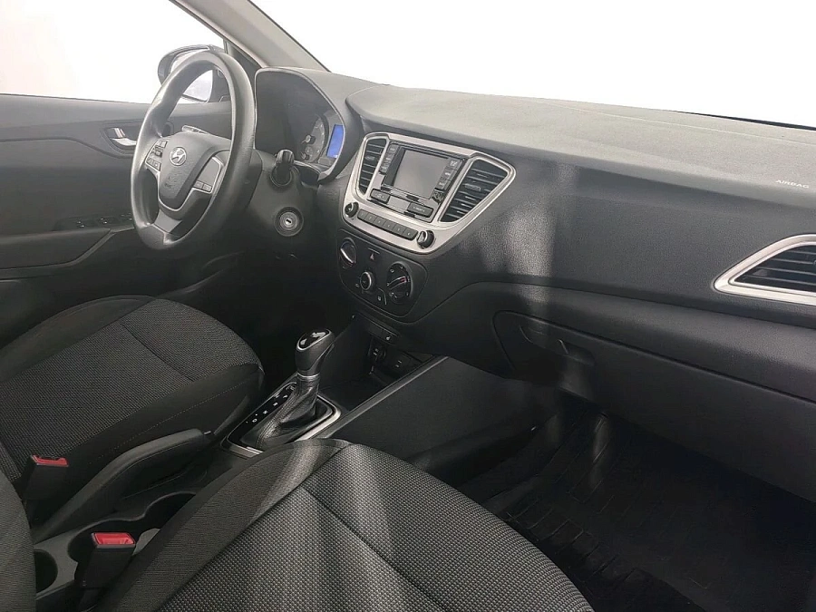 Hyundai Solaris, 2021г., передний привод, автомат