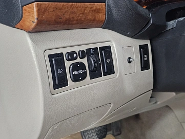 Toyota Avensis, 2006г, передний привод, автомат