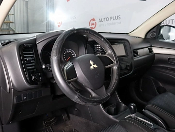 Mitsubishi Outlander, 2016г, передний привод, вариатор