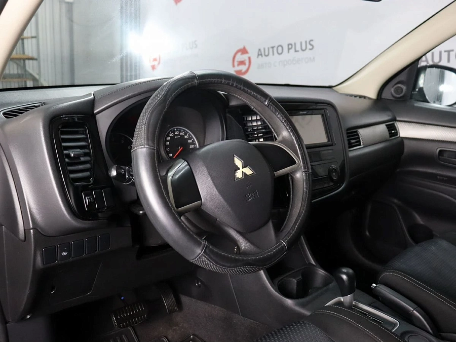 Mitsubishi Outlander, 2016г., передний привод, вариатор