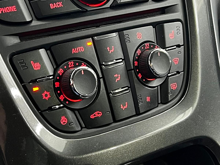 Opel Astra, 2013г., передний привод, автомат