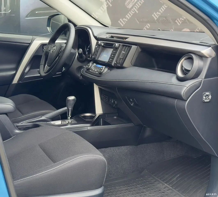 Toyota RAV4, 2016г., полный привод, вариатор