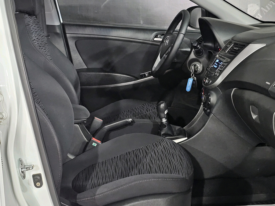 Hyundai Solaris, 2014г., передний привод, механика
