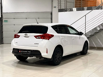 Toyota Auris, 2013г, передний привод, вариатор