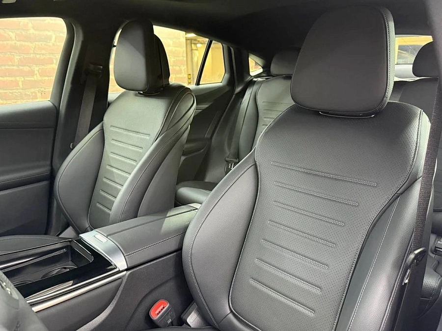 Mercedes-Benz , 2025г.