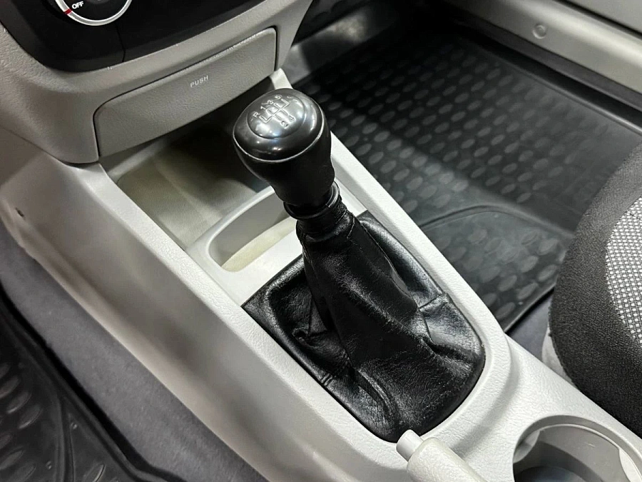 Kia Cerato, 2008г., передний привод, механика