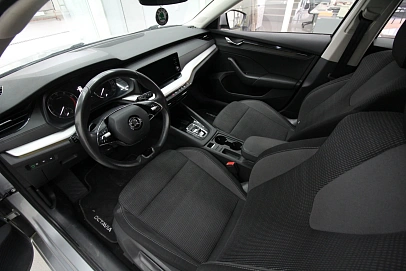 Skoda Octavia, 2021г, передний привод, автомат
