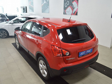 Nissan Qashqai, 2008г, передний привод, механика