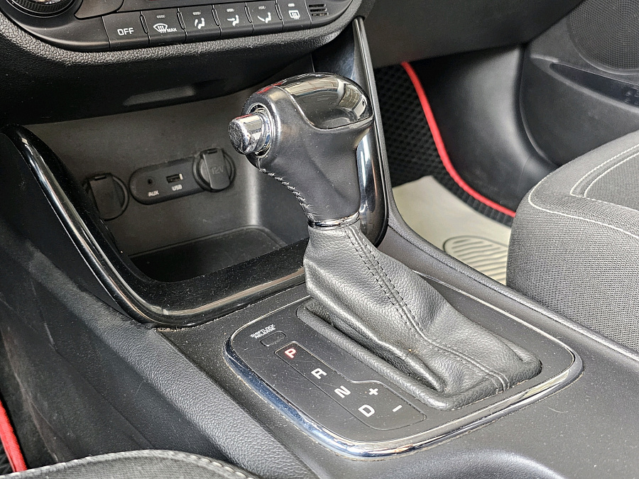 Kia Ceed, 2012г., передний привод, автомат