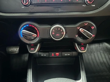 Kia Rio, 2018г, передний привод, автомат