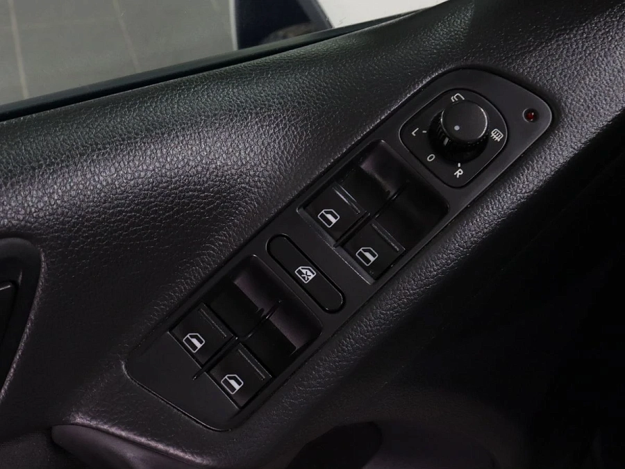 Volkswagen Tiguan, 2011г., полный привод, механика