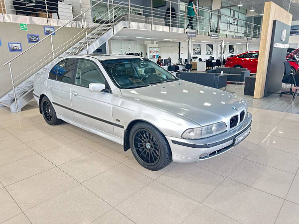 BMW , 2000г., задний привод, автомат