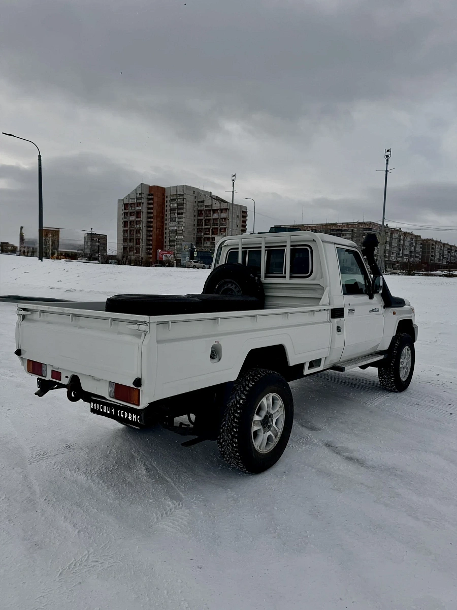 Toyota Land Cruiser, 2017г., полный привод, механика