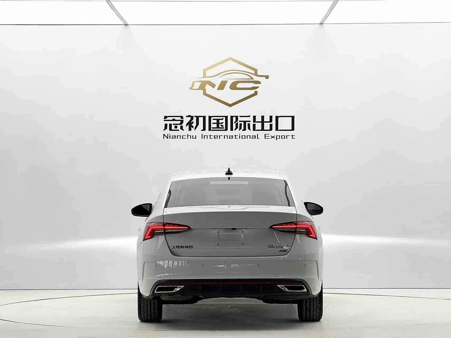 Skoda Octavia, 2023г., передний привод, робот