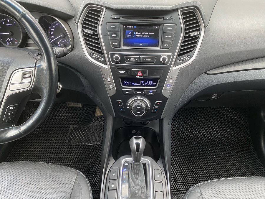 Hyundai Santa Fe, 2015г., полный привод, автомат