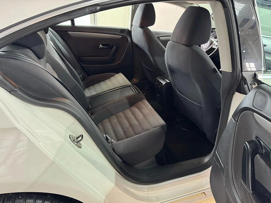 Volkswagen Passat CC, 2010г., передний привод, механика