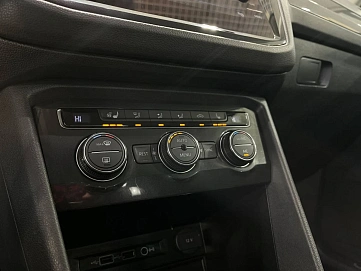 Volkswagen Tiguan, 2018г, передний привод, робот