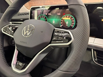 Volkswagen Tavendor, 2025г, полный привод, робот