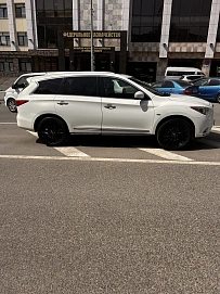 Infiniti JX, 2013г, полный привод, вариатор