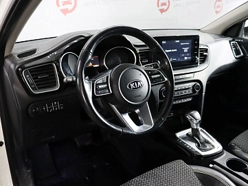 Kia Ceed, 2021г, передний привод, робот