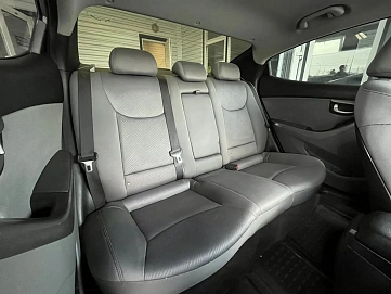 Hyundai Elantra, 2011г, передний привод, автомат