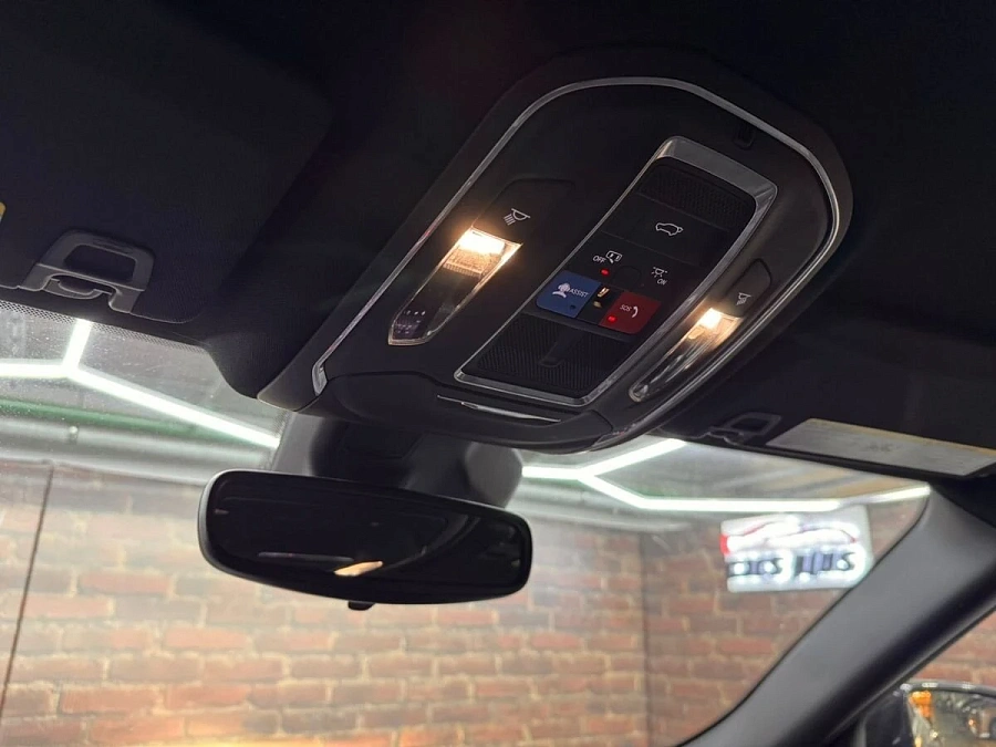 Jeep Grand Cherokee, 2021г., задний привод, автомат