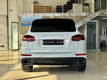 Porsche Cayenne, 2015г, полный привод, автомат