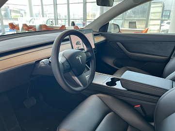 Tesla Model Y, 2021г, полный привод, автомат