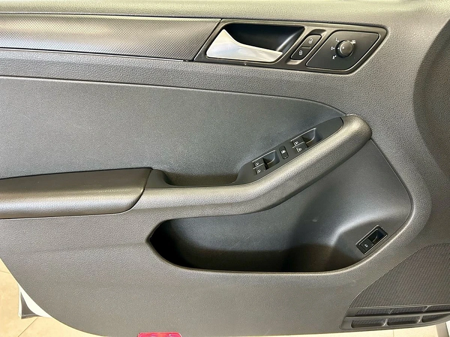 Volkswagen Jetta, 2014г., передний привод, механика