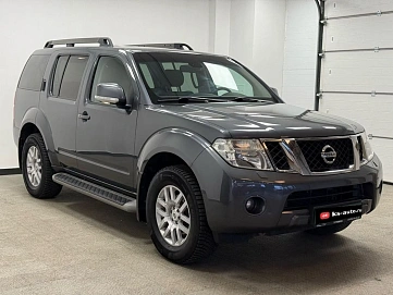 Nissan Pathfinder, 2011г., полный привод, механика