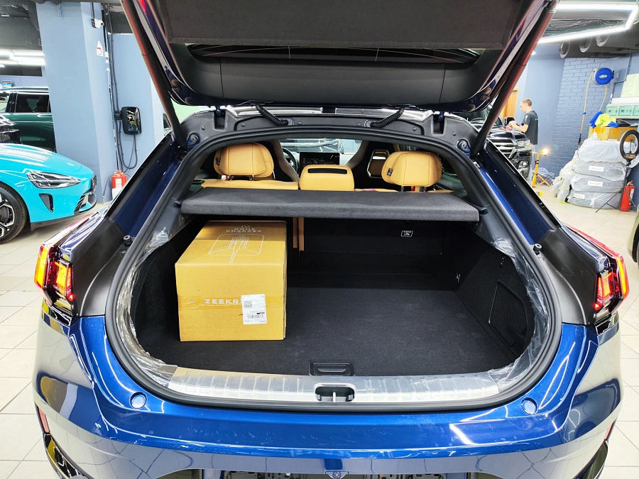 Zeekr 001, 2023г., полный привод, автомат
