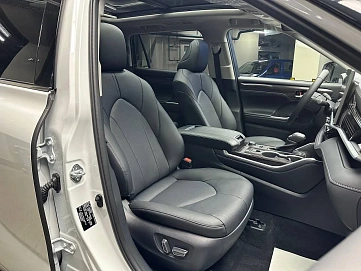 Toyota Highlander, 2025г, полный привод, автомат