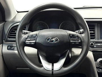 Hyundai Elantra, 2018г, передний привод, автомат