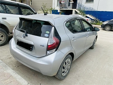 Toyota Aqua, 2013г, передний привод, вариатор