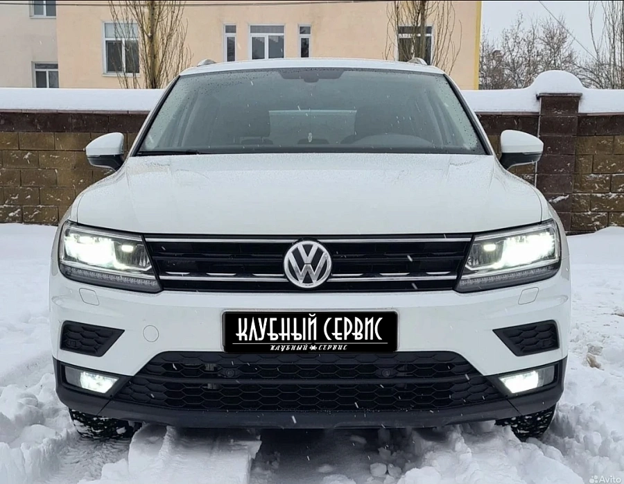 Volkswagen Tiguan, 2018г., полный привод, робот