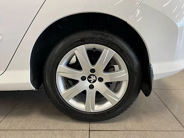 Peugeot 308, 2012г, передний привод, автомат