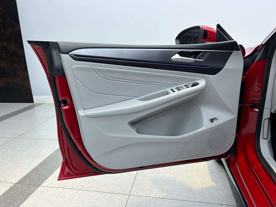 Volkswagen Lamando, 2022г., передний привод, робот