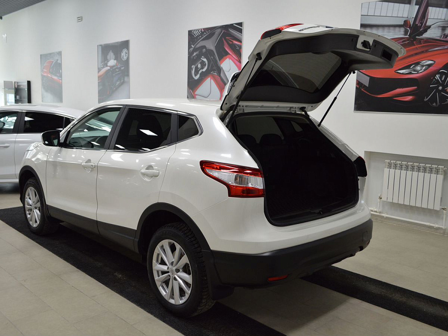Nissan Qashqai, 2014г., передний привод, вариатор