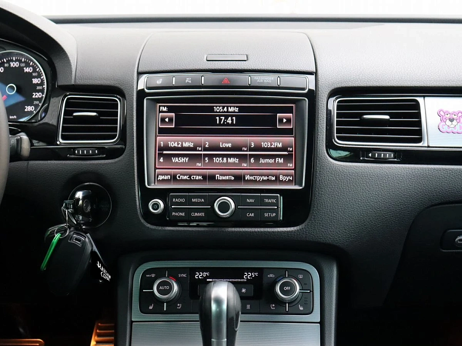 Volkswagen Touareg, 2015г., полный привод, автомат