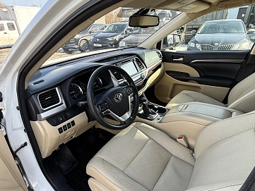 Toyota Highlander, 2014г, полный привод, автомат