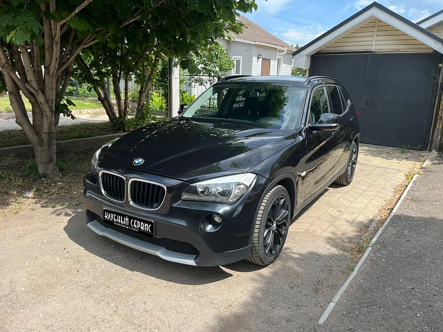 BMW X1, 2011г., задний привод, автомат
