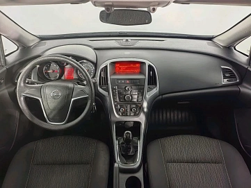 Opel Astra, 2013г, передний привод, механика