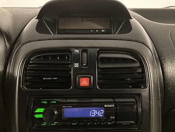 Mitsubishi Carisma, 2003г, передний привод, механика