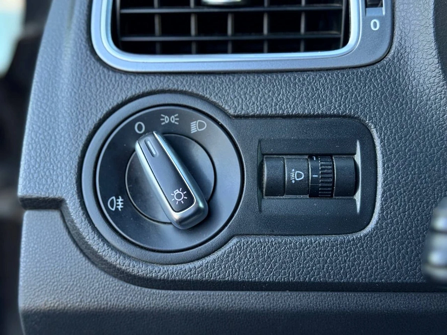 Volkswagen Polo, 2016г., передний привод, механика
