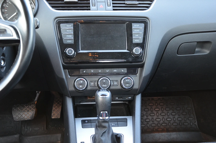 Skoda Octavia, 2016г., передний привод, робот
