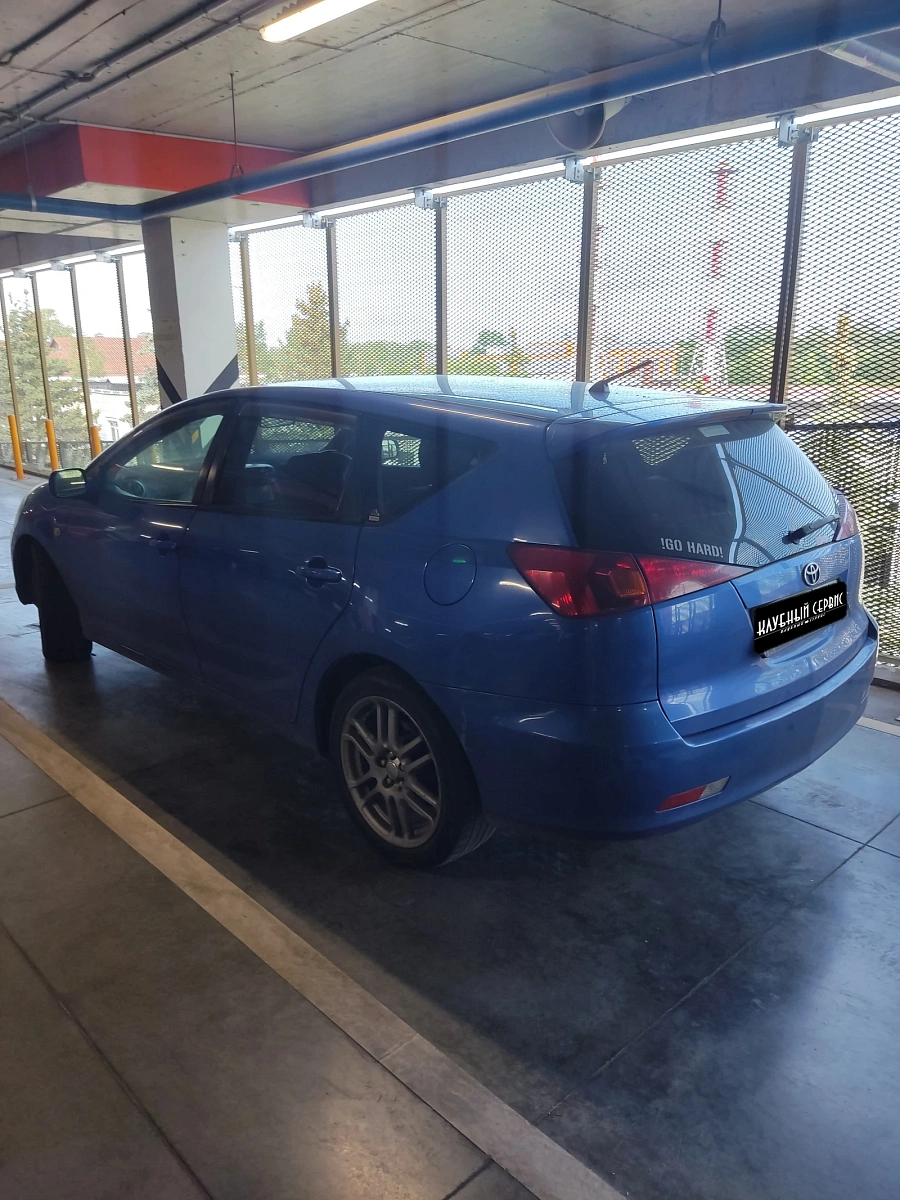 Toyota Caldina, 2003г., передний привод, автомат