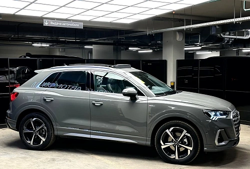 Audi Q3, 2025г, передний привод, робот